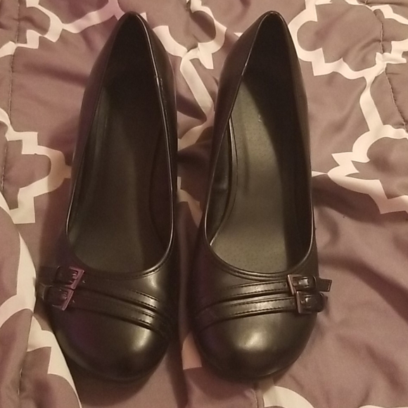 APT.9 - Picture 1 of 2